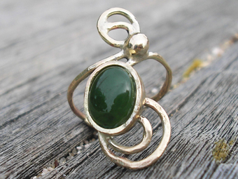 Gold and jade ring