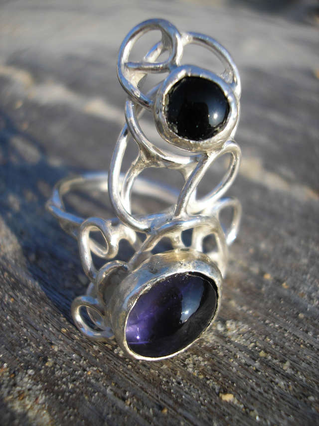 Black onyx and iolite ring